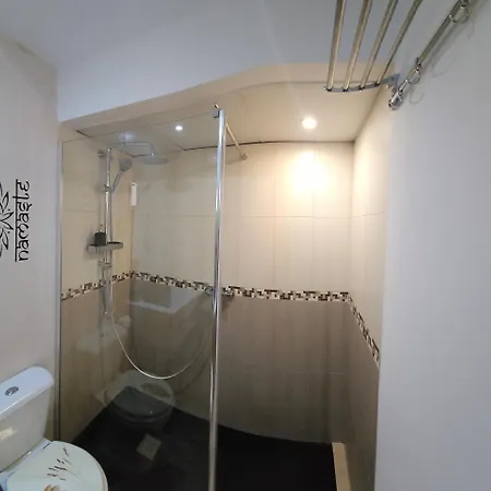 Namaste Modern Elegance Center By Namaste Elite טורמולינוס