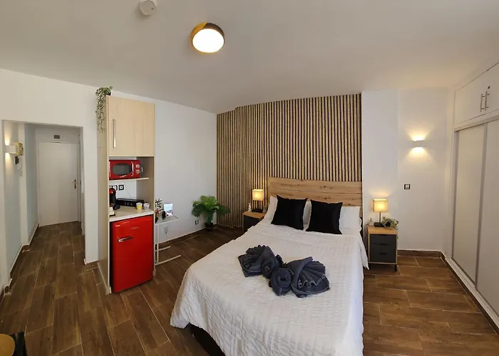 Namaste Modern Elegance Center By Namaste Elite