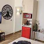 Namaste Modern Elegance Center By Namaste Elite דירה