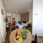 Namaste Modern Elegance Center By Namaste Elite * טורמולינוס